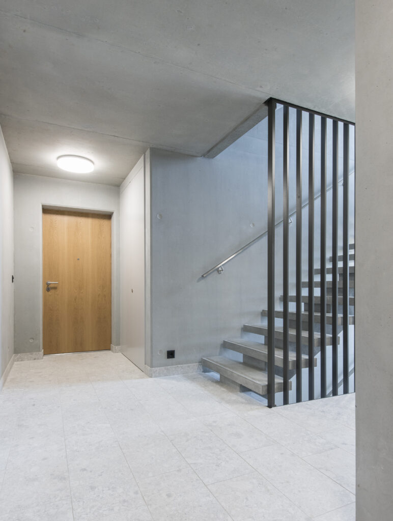 Ouches 2-12 - Escalier